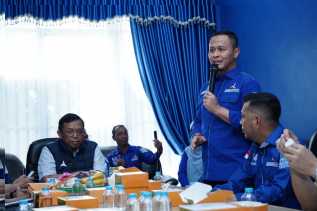 Jalin Silaturahmi, Sekjen Herman Tinjau Langsung Sekretariat DPC Pekanbaru