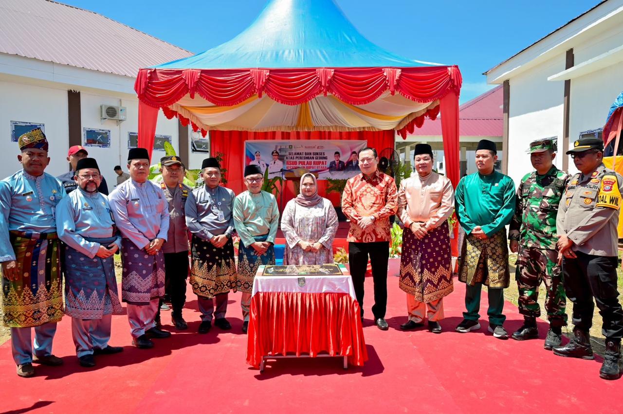 Wujud Kepeduliannya, Bupati Kasmarni Bangun dan Resmikan RSUD Pratama Pulau Rupat