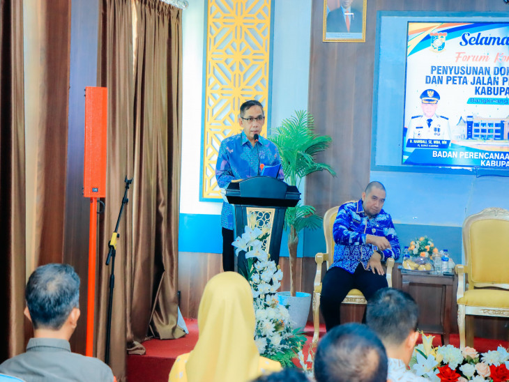 Asisten III Ir. Azwan Buka Secara Resmi Forum Konsultasi Publik Penyusunan Dokumen Rencana Induk dan Peta Jalan Pemajuan IPTEK Daerah Kabupaten Kampar