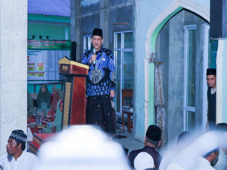 Safari Ramadhan di Masjid Al-Ikhlas Desa Pandau Jaya, Pj Bupati Kampar Mengajak Masyarakat untuk Bersama Memakmurkan Masjid