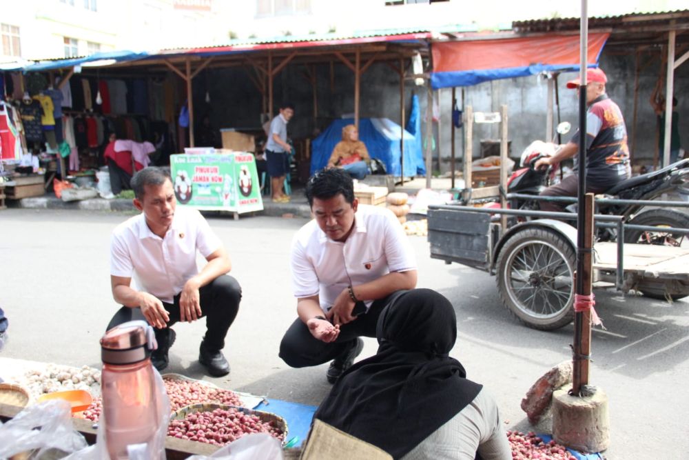 Menjelang Hari Raya Iduladha, Polresta Pekanbaru Memeriksa Hewan Kurban dan Bahan Pokok untuk Menjamin Kelayakannya