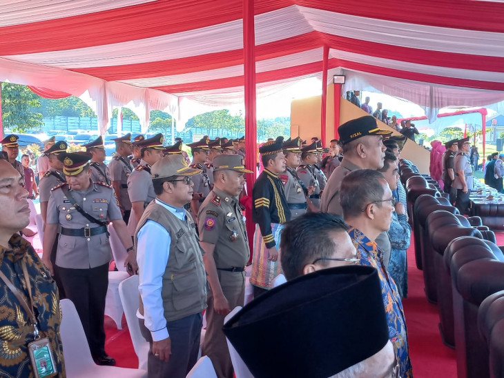 Wakili Pj.Bupati Kampar, Kasat Pol PP Kampar Ikuti Upacara Penutupan Pendidikan Pembentukan Bintara Polri.