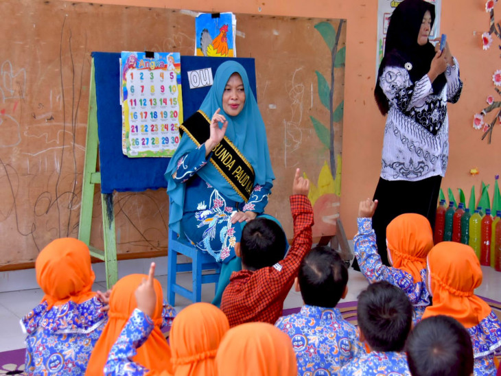 Tinjau TK Pembina 01 Bangkinang Kota, Bunda Paud Kabupaten Kampar  Pastikan Program Sekolah Menyenangkan Terlaksana.