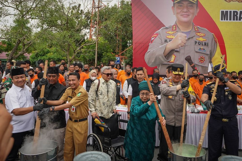 Menyambut Datangnya Bulan Ramadan 1445 H, Polda Riau Melakukan Pemusnahan Puluhan Ribu Narkotika