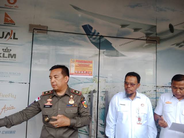 Satpol PP Pekanbaru Segel Kantor PT Sanel, Operasional Dihentikan Sementara