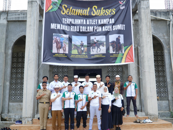 Pj Sekda Kampar Ahmad Yuzar Lepas  Kontingen Riau untuk PON XXI Cabang Olahraga Ketahanan Berkuda 60 KM di Ponpes Alkarim Islamic School