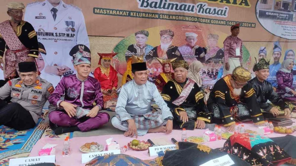 Pj Wali Kota Pekanbaru Menyampaikan Program Bertani Kepada Warga Cipta Karya Sebagai Upaya Mengurangi Tingkat Pengangguran